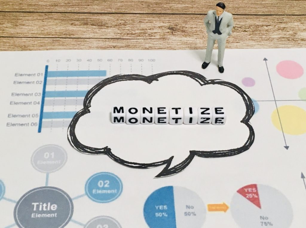 「MONETIZE」と書かれたグラフ
