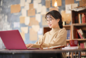 ワークしている女性